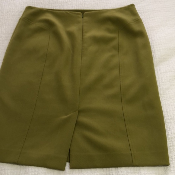 Nordstrom Halogen green mid length skirt.  Fully lined.  Size 12 - Picture 4 of 9